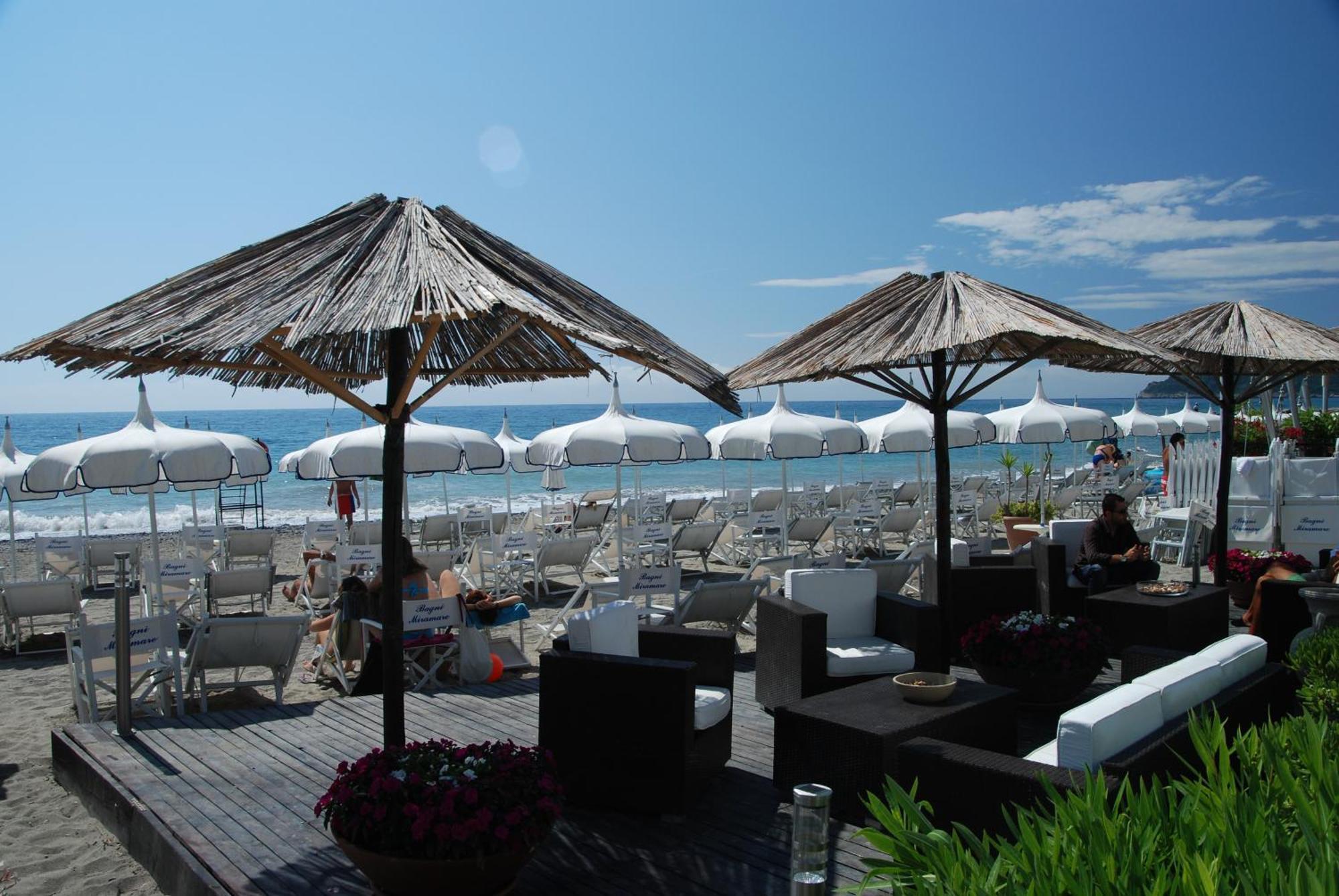 Hotel Marisa Albenga Eksteriør billede