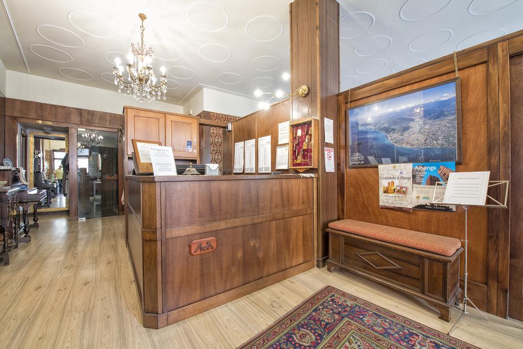 Hotel Marisa Albenga Eksteriør billede
