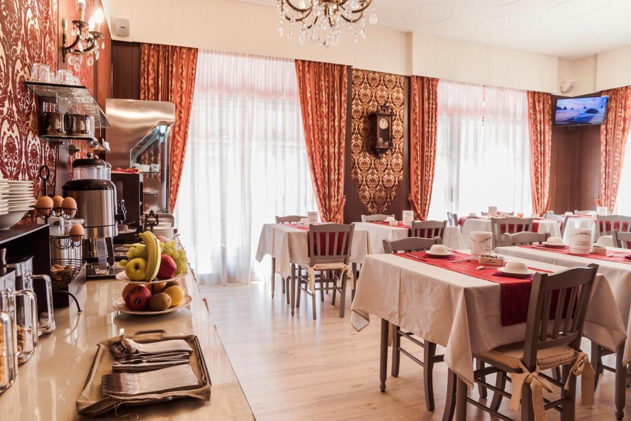 Hotel Marisa Albenga Eksteriør billede