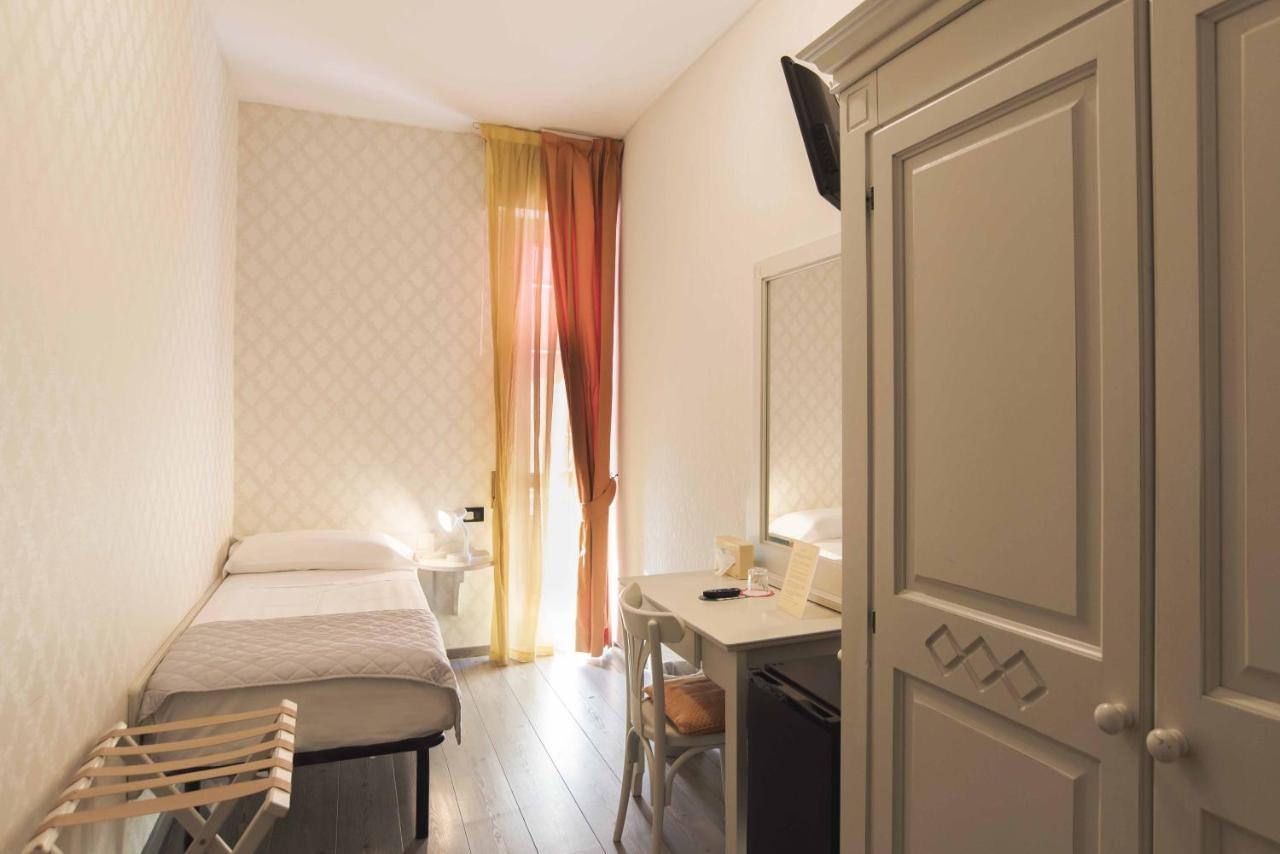 Hotel Marisa Albenga Eksteriør billede