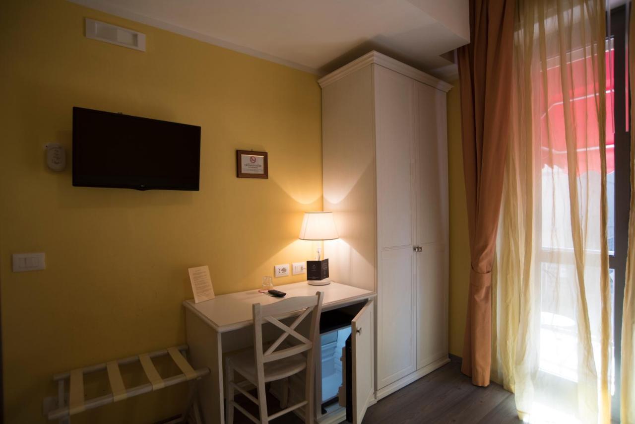 Hotel Marisa Albenga Eksteriør billede