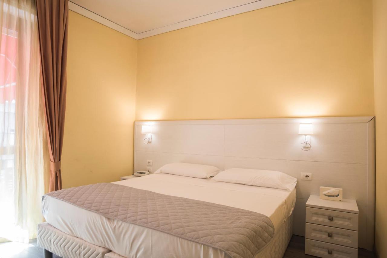 Hotel Marisa Albenga Eksteriør billede