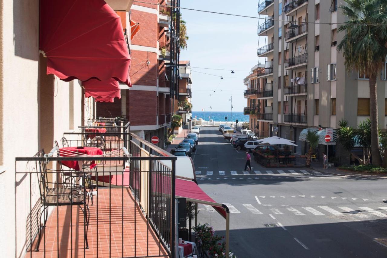 Hotel Marisa Albenga Eksteriør billede