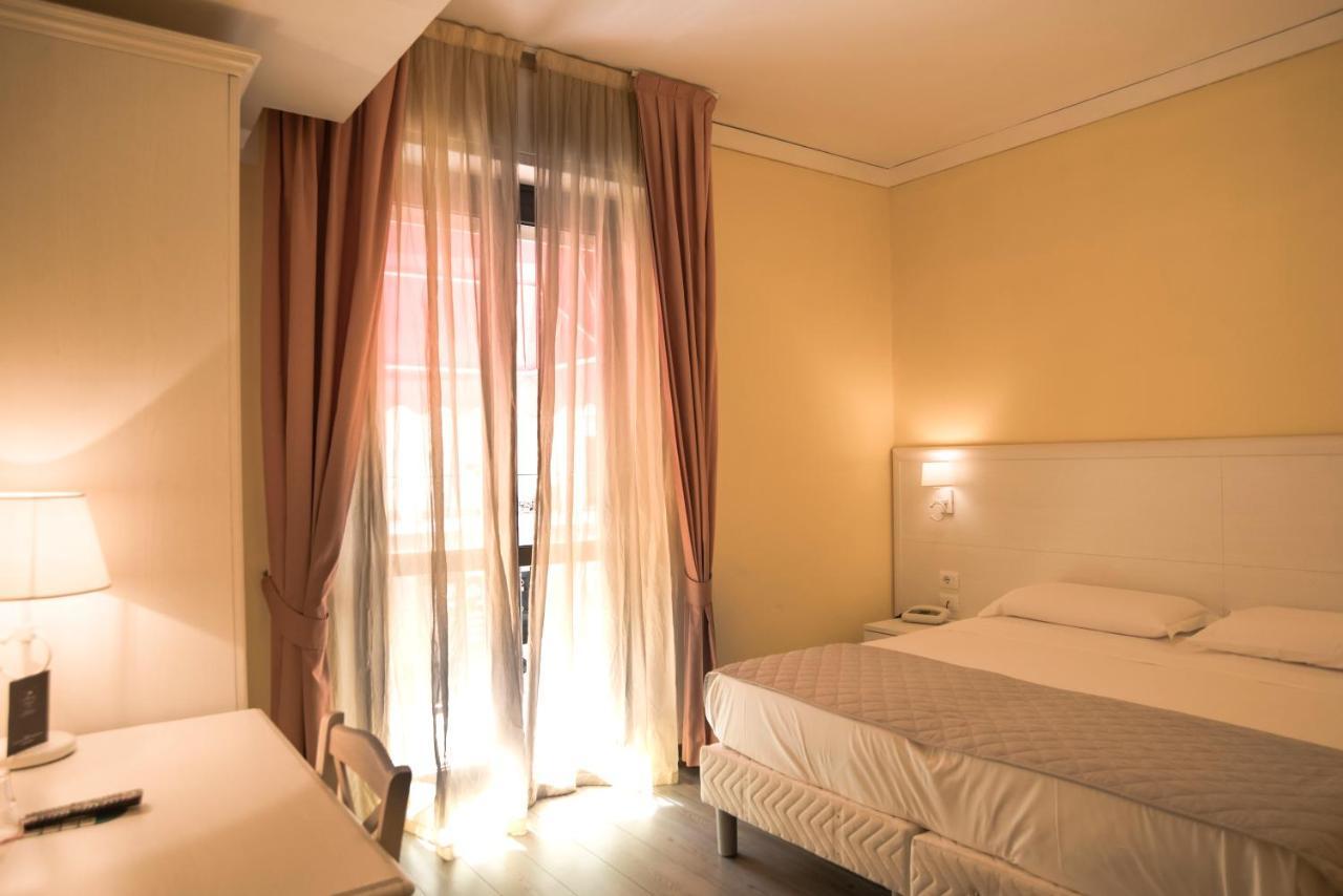 Hotel Marisa Albenga Eksteriør billede