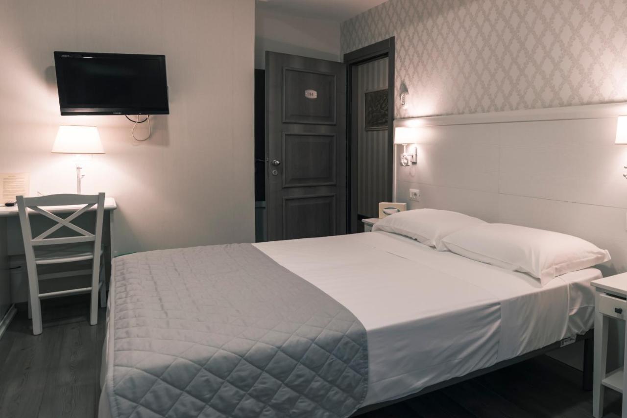 Hotel Marisa Albenga Eksteriør billede