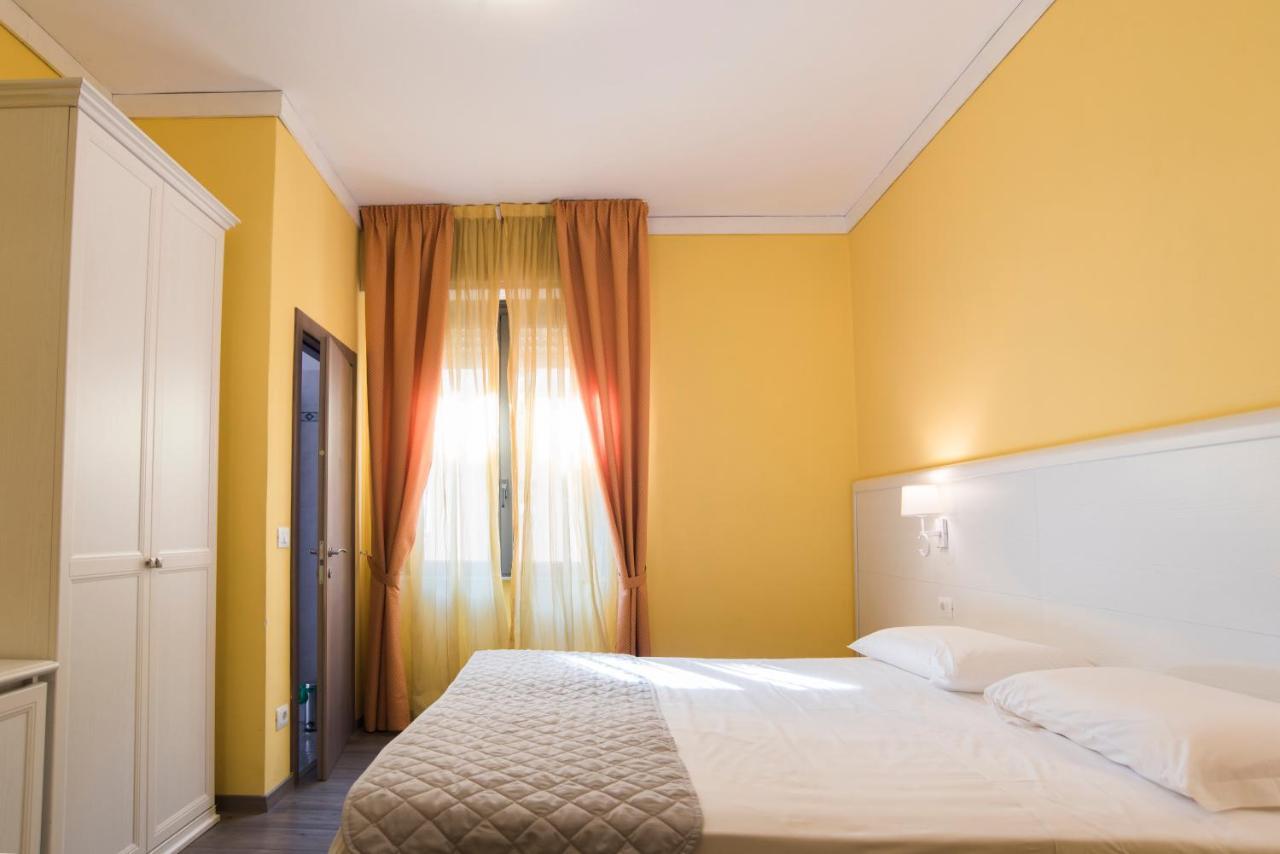 Hotel Marisa Albenga Eksteriør billede