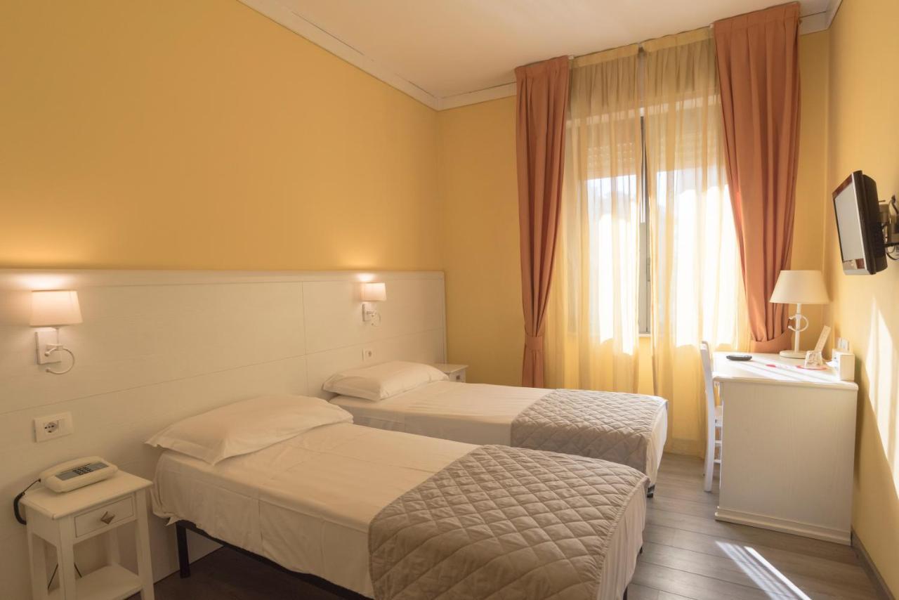 Hotel Marisa Albenga Eksteriør billede