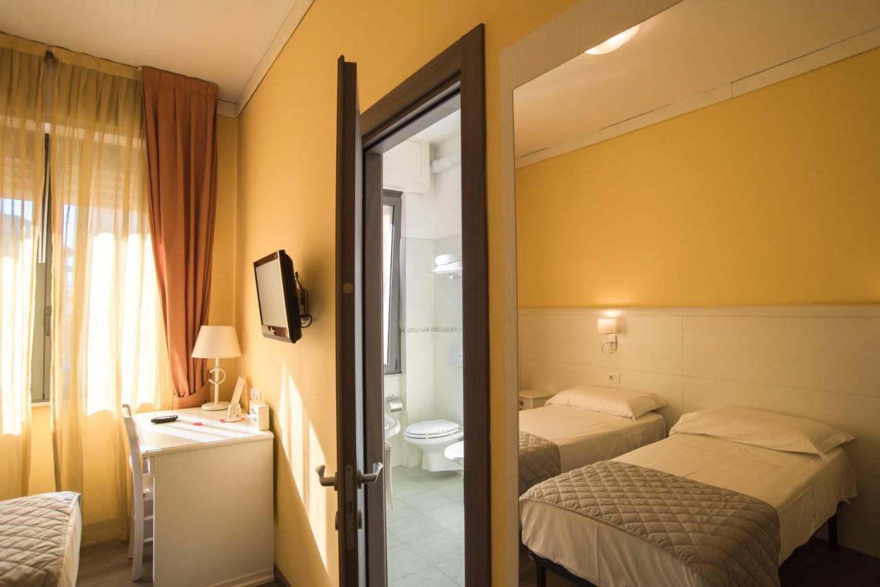 Hotel Marisa Albenga Eksteriør billede